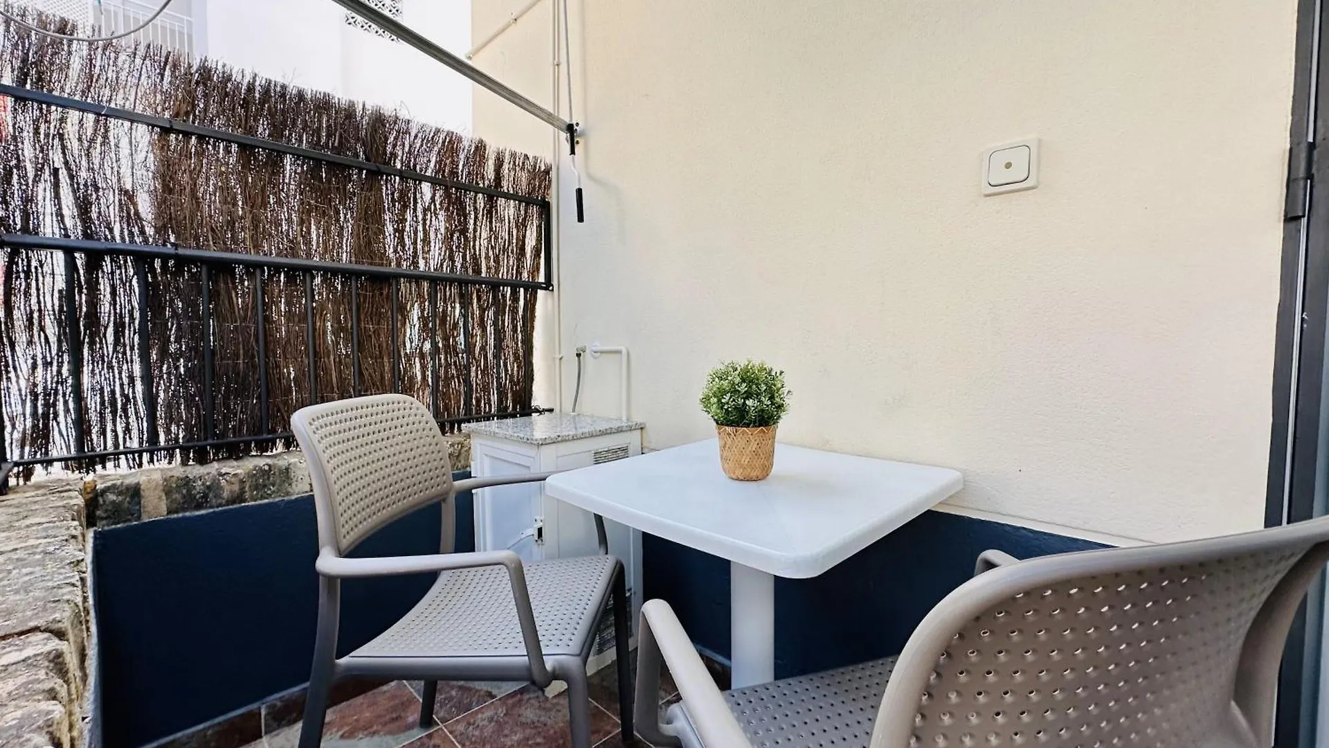 Apartamentos Turisticos Santo Rostro Чипиона